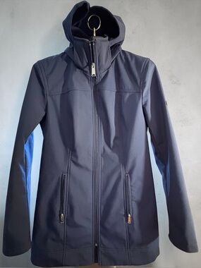 Andrew Marc women’s XS Navy Jacket Logo Detail.Water repellent. Fitted & stretch